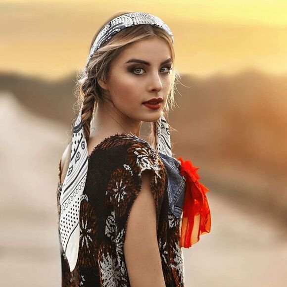 Black and white Silky Scarf - Picture 3 of 5